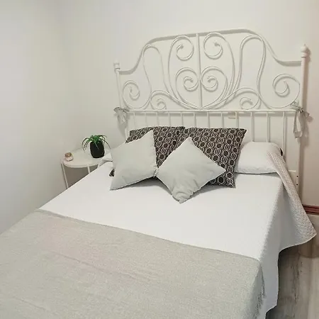 Ria Apartment *